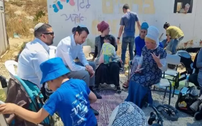 إقامة 7 بؤر استيطانية بساعات معدودة