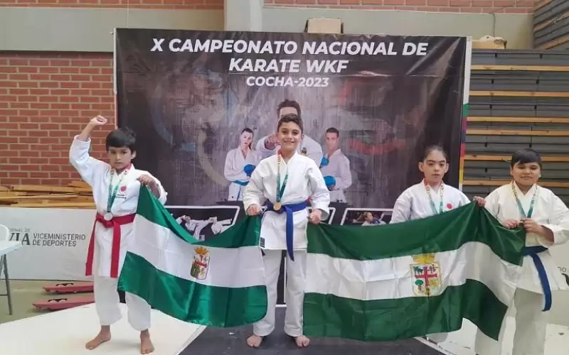 إنجاز أردني بالكاراتيه للشقيقين ناجي وهيا