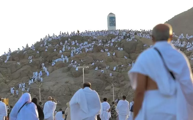 حجاج بيت الله يستعدون لأداء الركن