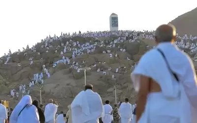 حجاج بيت الله يستعدون لأداء الركن