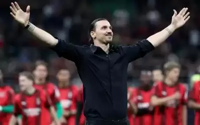 إبراهيموفيتش يلمح لعودته إلى الملاعب مجددا