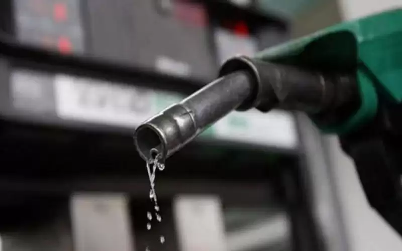 توقعات بتثبيت سعر البنزين وخفض الديزل