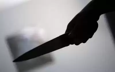 شخص يقتل زوجته طعنا في الزرقاء