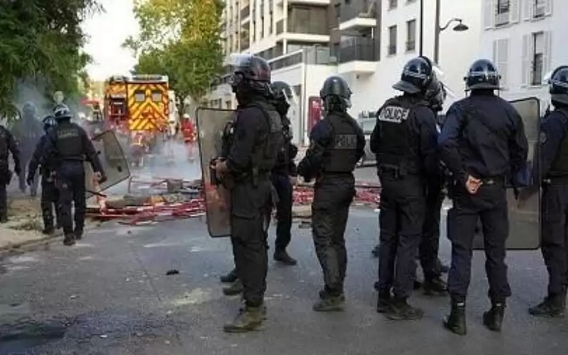 إصابة 249 شرطيا بأعمال شغب في