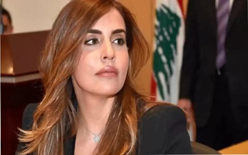 تهمة فساد مالي لمساعدة حاكم مصرف