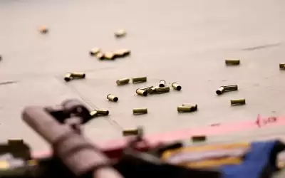 مأدبا.. وفاة طفل بعيار ناري طائش
