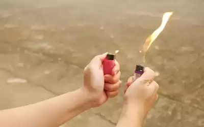 بعد اقتطاع كامل راتبه للبنك.. شخص