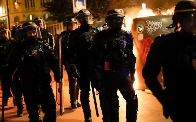 ماكرون يعلن انتهاء ذروة الشغب بفرنسا