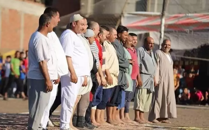 مباراة طريفة في قرية مصرية على