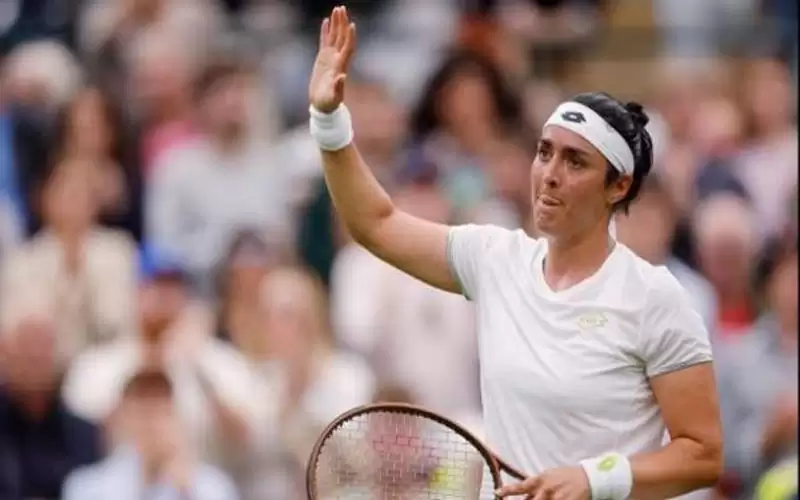 أنس جابر تقص شريط ويمبلدون للتنس