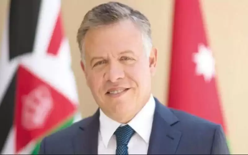 الملك يهنئ الجزائر بعيد استقلالها