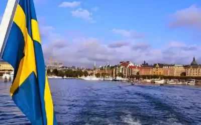 السويد تدرس تجريم إحراق نسخ من