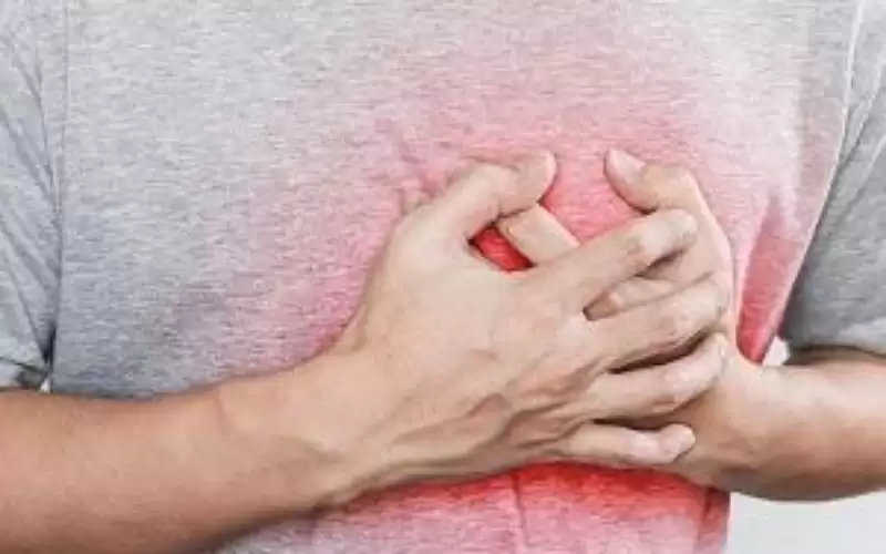 إصابة مدير قاعة توجيهي بجلطة قلبية