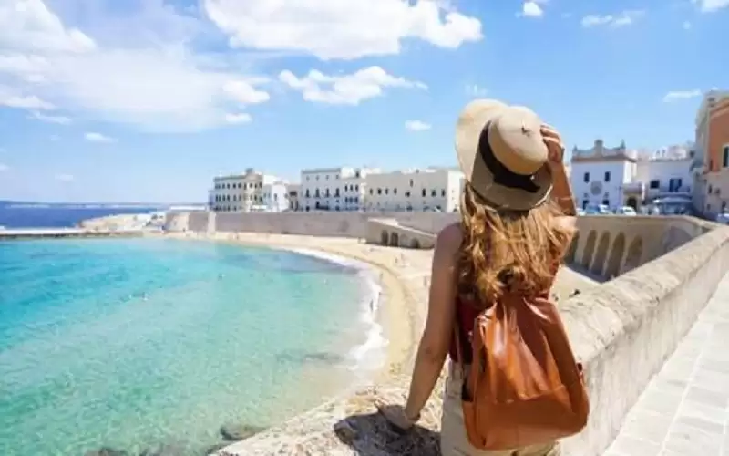 إيطاليا تفرض قيودا صارمة على السياح