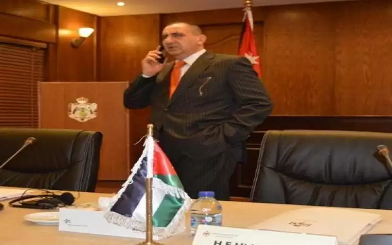 إحالة أمين عام ديوان التشريع والرأي