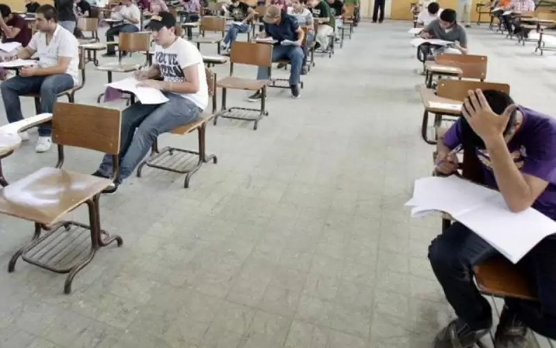 التربية تنشر أسئلة امتحان الرياضيات للتوجيهي