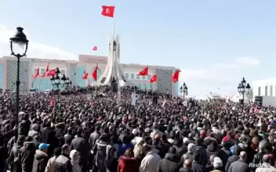 تونس .. تعليق رواتب 17 ألف