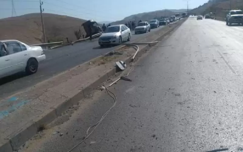 وفاة و4 اصابات بتدهور مركبة على