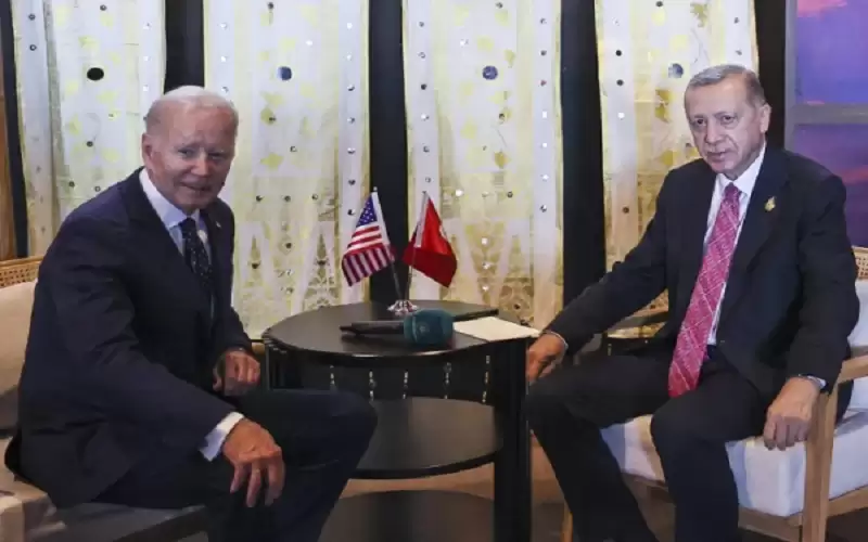 بايدن يرحب بالضوء الأخضر التركي لانضمام