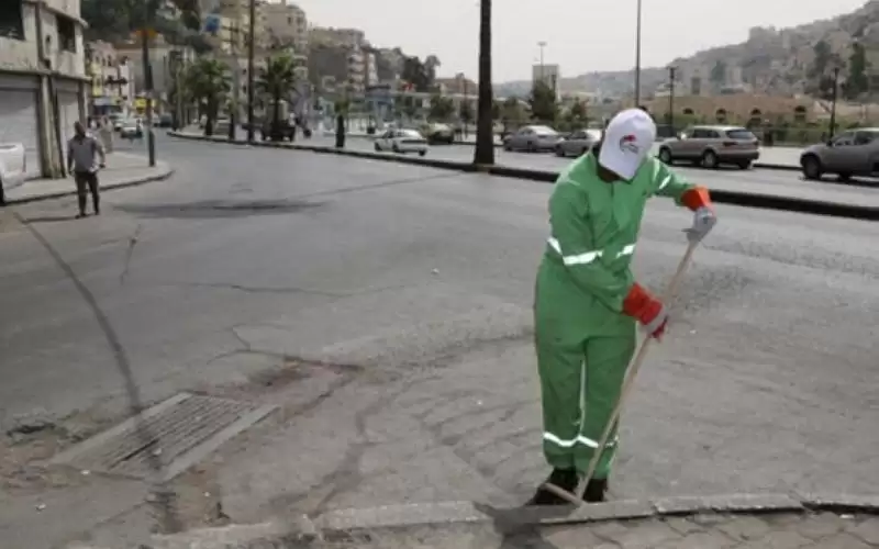 إيقاف عمال الوطن بجرش عن العمل