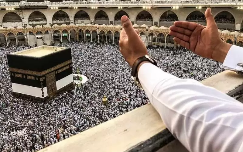 السعودية تعلن بدء موسم العمرة لفئات