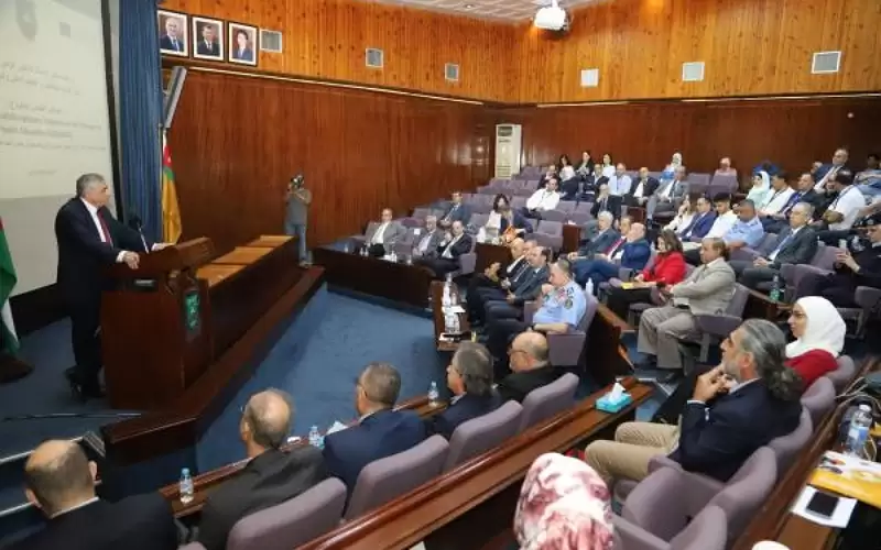 عبيدات: العلاج بالفن لا آثار جانبية