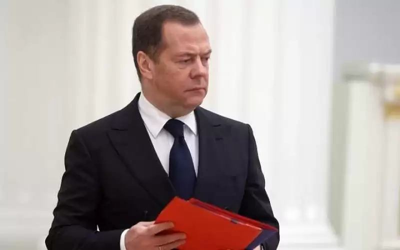 ميدفيديف: الحرب العالمية الثالثة تقترب