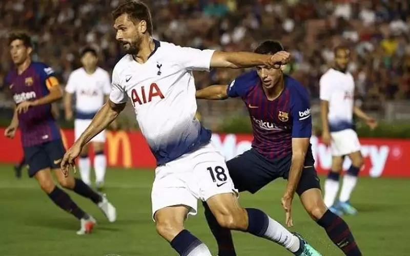 برشلونة يعيد توتنهام لكأس المؤسس