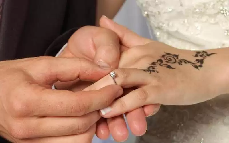 انتحل صفة مهندس.. محتال يتزوج 15