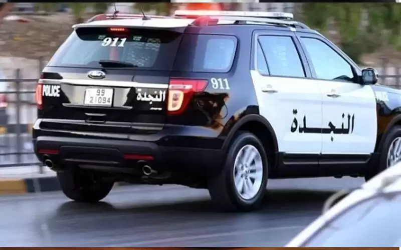 قوة أمنية تلقي القبض على مطلوب