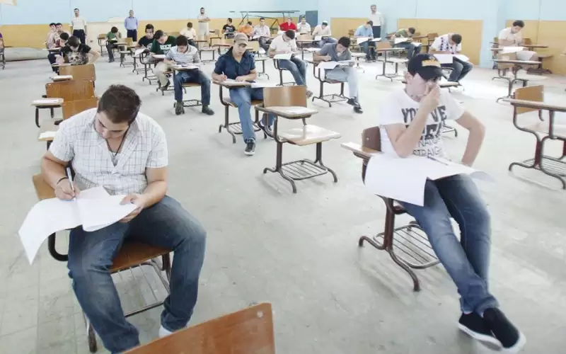 طلبة التوجيهي يتقدمون السبت للامتحان السادس