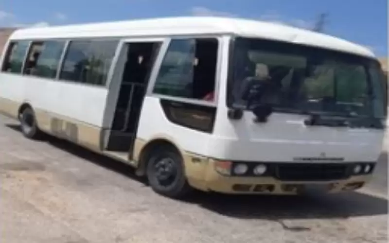 ضبط (باص كوستر) حمل 17 راكبا