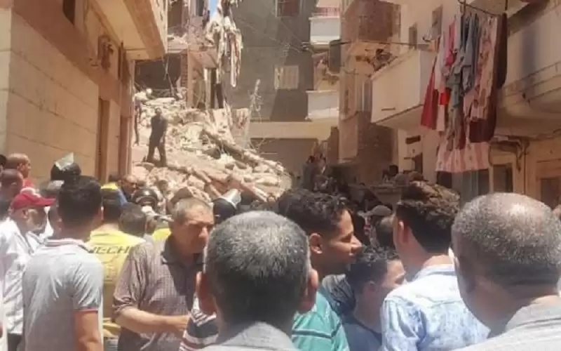انهيار عقار في مصر .. قتلى