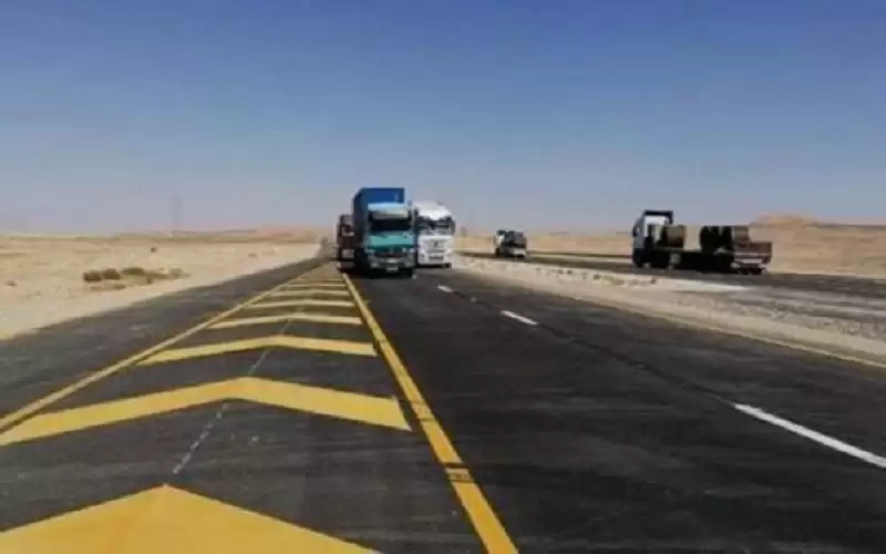 اصابة بتصادم شاحنة وصهريج بترول على