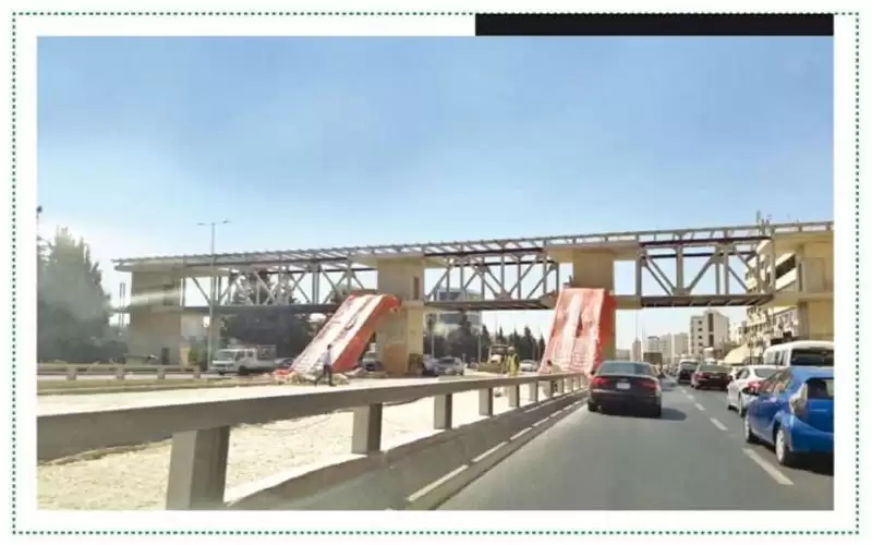 مخمور يهدد بإنهاء حياته من أعلى