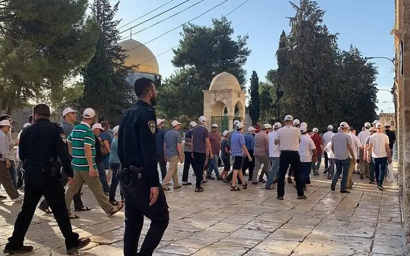 مسـتوطنون يقتحمون الأقصى