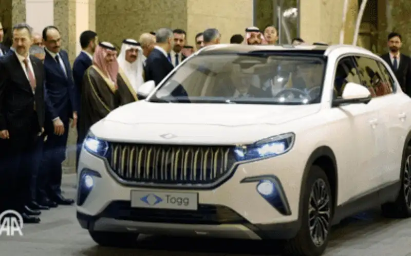 أردوغان يهدي بن سلمان باموق قلعة