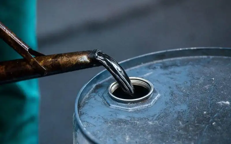 انخفاض اسعار النفط عالمـيا