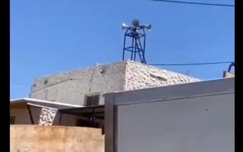 قرار من الخلايلة بحق موظف مسجد