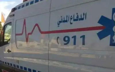 وفاة و4 إصابات بتصادم مركبتين على