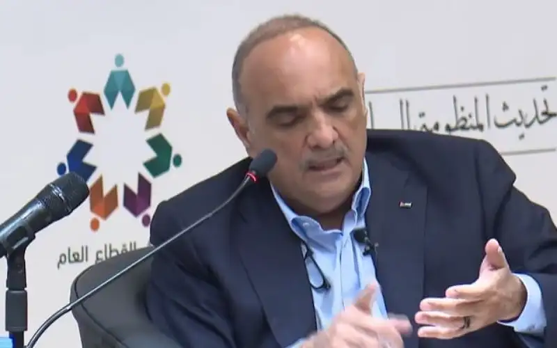 الخصاونة يعلق على حظر التيك توك: