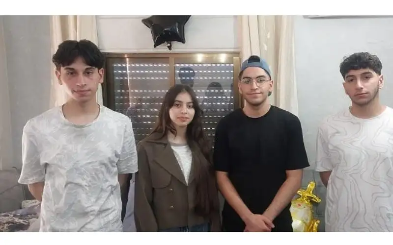 فلسطين.. 4 توائم يتفوقون بمعدلات عالية