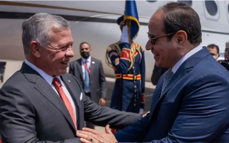 الملك يهنئ السيسي بثورة 23 تموز