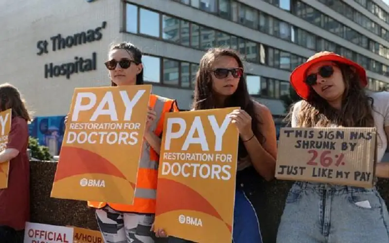 إضرابات تطال قطاعي الصحة والنقل في