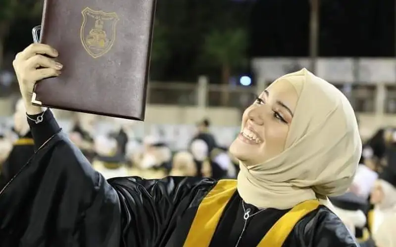 مباركة للصحافي مأمون بيضون بمناسبة تخرج