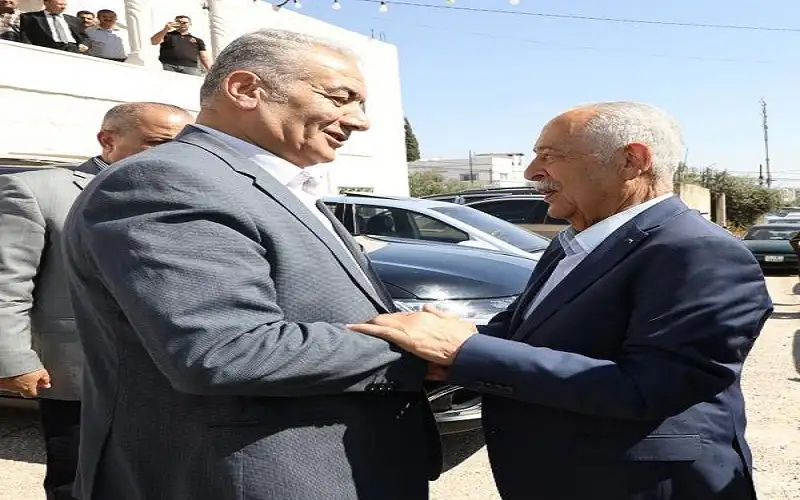 مندوبا عن الملك .. العيسوي يعزي