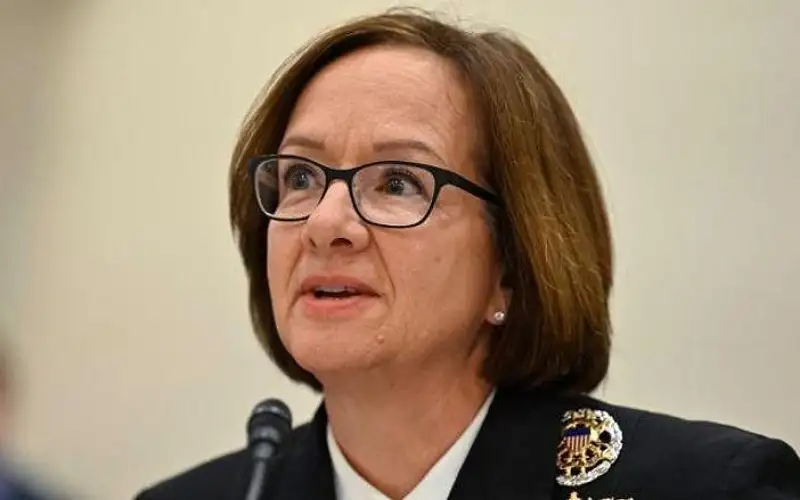 أول امرأة لرئاسة البحرية الأمريكية