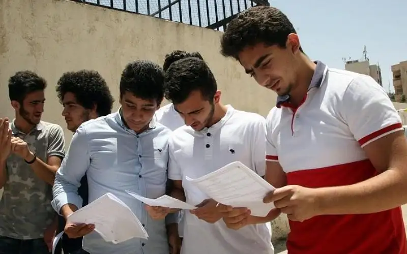 طلبة التوجيهي يؤدون الامتحان الأخير الثلاثاء