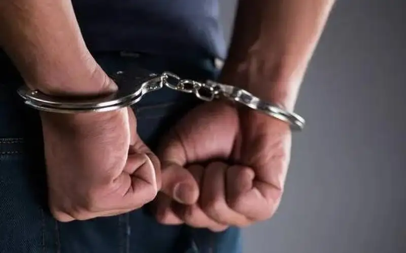 خطيبته السابقة.. القبض على شاب اطلق