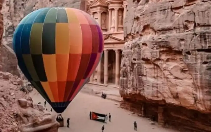 إطلاق (المنطاد الثابت) في البترا اليوم
